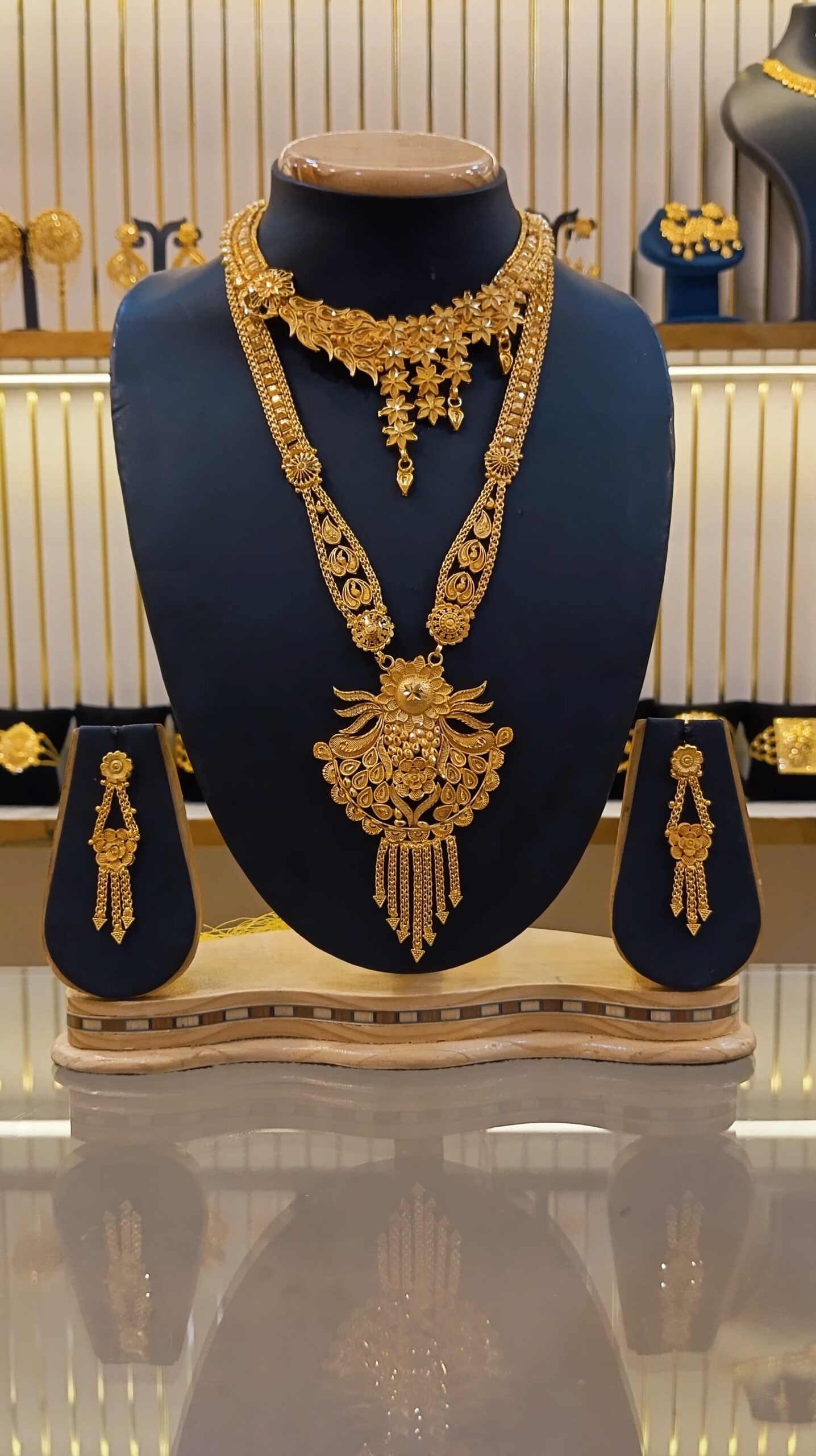 Traditional Peacock & Floral Pattern 24k Gold-Dust Layered Jewelry Set