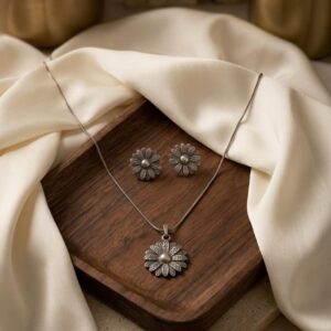 Silver Replica flower motive chain pendant set ❤️